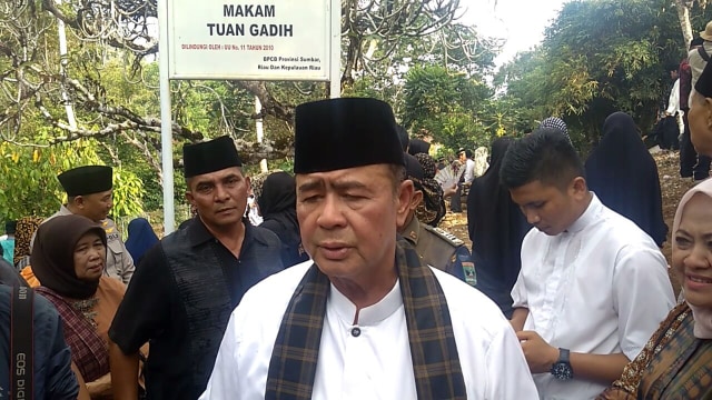 Raja Pagaruyung Dimakamkan di Istano Silinduang Bulan (1)