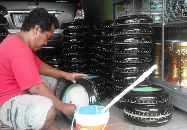 Desa Kaliwadas Sebagai Pusat Penghasil Alat Musik Rebana