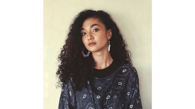 Wanita dengan Rambut Keriting  (Foto: Instagram/@tatyanaakman)