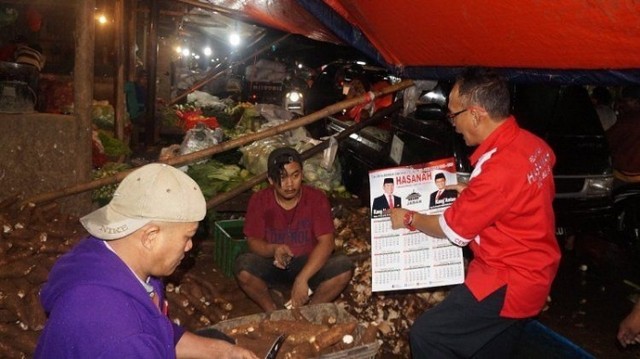 Blusukan Ke Pasar, Relawan Hasanah Disambut Positif Pedagang Pasar di Bekasi