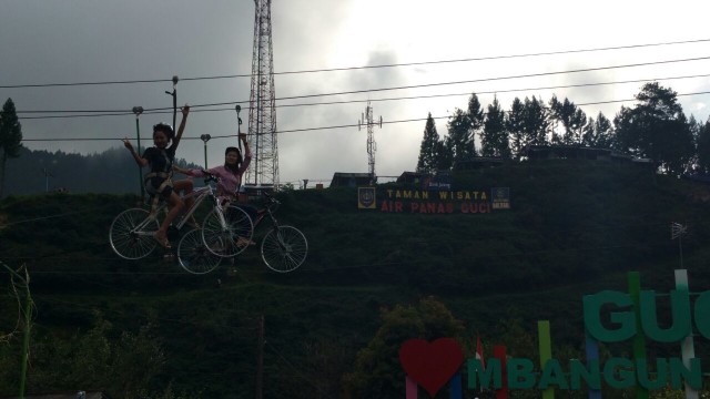 Menikmati Sensasi Bersepeda di Udara Lereng Gunung Slamet (1)