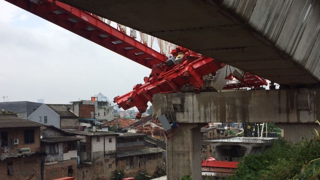 Lokasi crane jatuh di Matraman (Foto: Raga Imam/kumparan)