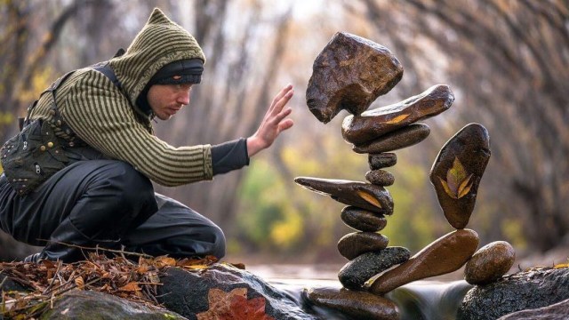 Ragam Rock Balancing di dunia (Foto: Instagram @gravityglue)