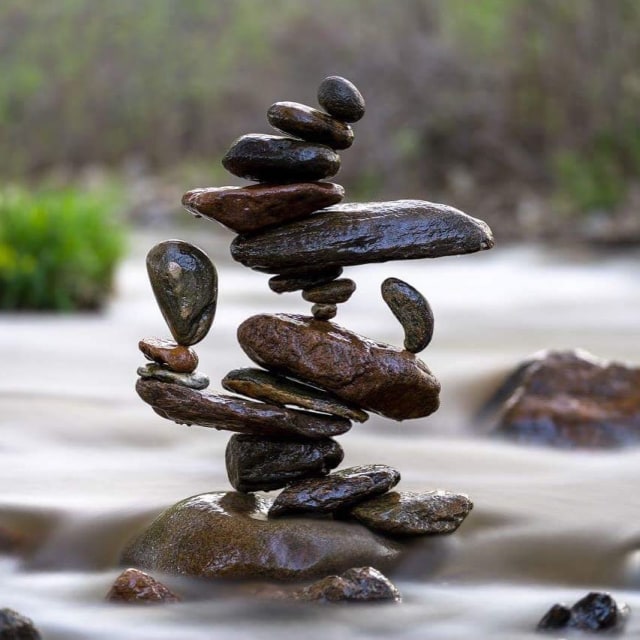 Rock Balancing (Foto: Instagram @gravityglue)