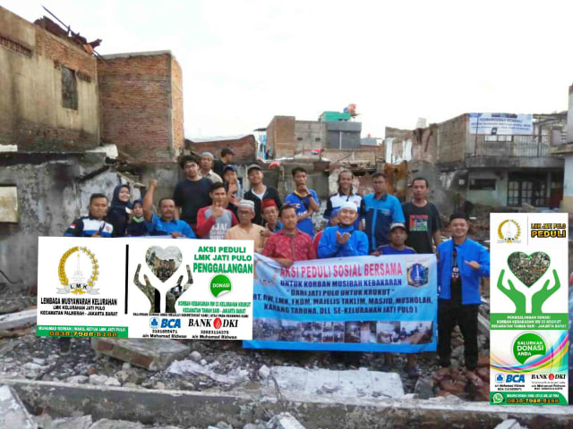 Forum Jati Pulo Peduli Serahkan Donasi Bagi Korban Kebakaran Krukut