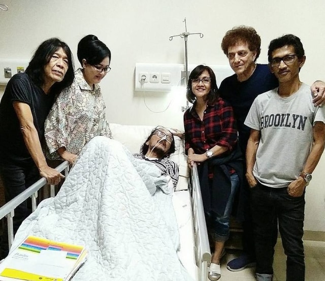 Yockie Suryo Prayogo dan God Bless (Foto: Instagram @godblessrocks)
