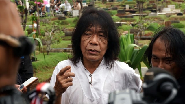 Ian Antono, gitaris God Bless. (Foto: Garin Gustavian Irawan/kumparan)