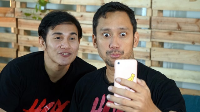 Vino G Bastian dan Tora Sudiro. (Foto: Puti Cinintya Arie Safitri/kumparan)