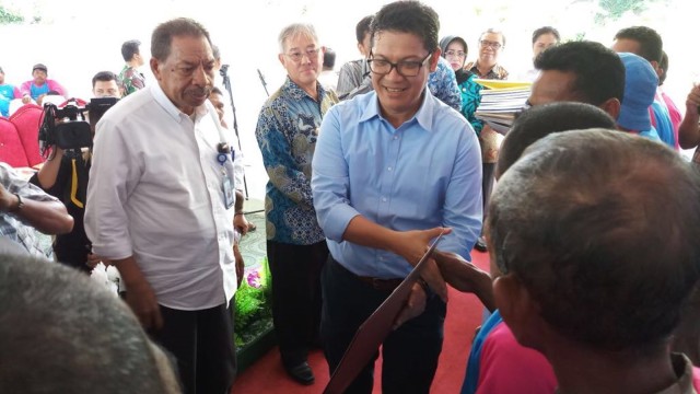 KKP beri bantuan ke nelayan Kep. Aru. (Foto: dok. KKP)