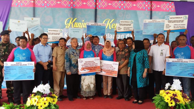 KKP beri bantuan ke nelayan Kep. Aru. (Foto: dok. KKP)