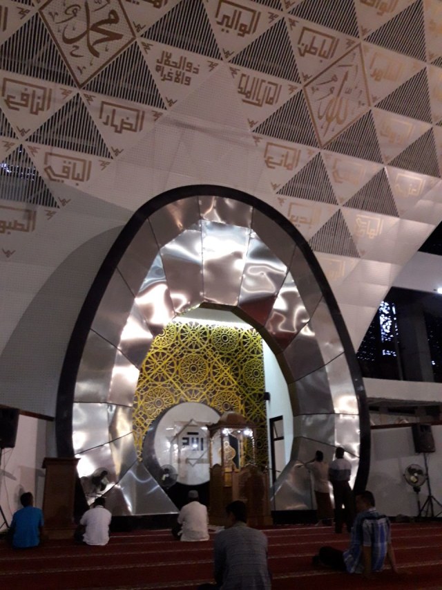 Masjid Raya Sumbar, Bukan Rumah Gadang Biasa (1)