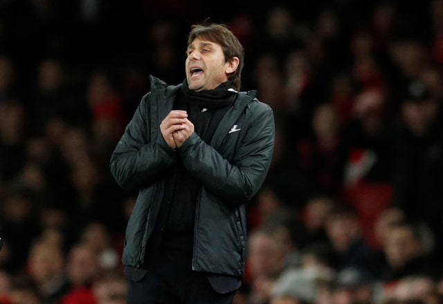 Conte dalam laga Chelsea vs Arsenal. Foto: Reuters/John Sibley