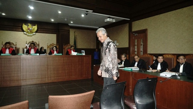 Ganjar Pranowo sebagai saksi di sidang Setnov (Foto: Helmi Afandi/kumparan)