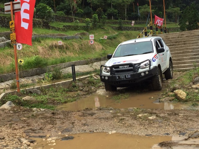Isuzu mu-X 4x4 (Foto: Citra Pulandi Utomo)