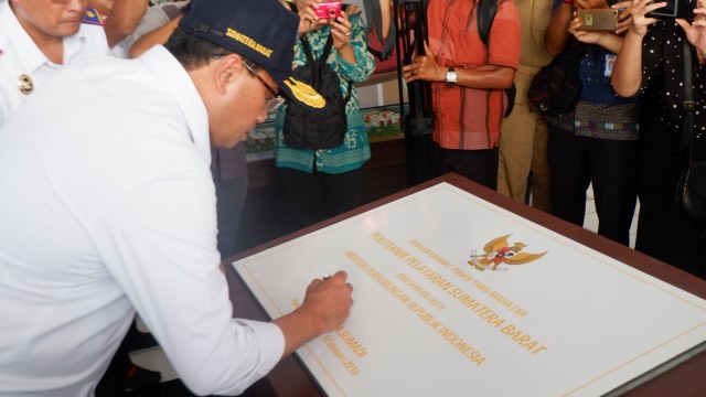 Menhub Budi Karya Resmikan Poltekpel Sumbar (Foto: Sari Kusuma Dewi/kumparan)