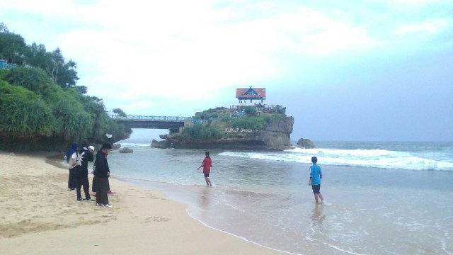 Pantai Kukup, Pantai Eksotis di Timur Yogyakarta  (2)