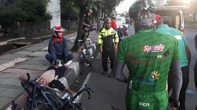 Sepeda korban tabrak lari di Gatot Subroto. (Foto: Facebook/Hafizd Sinaga)