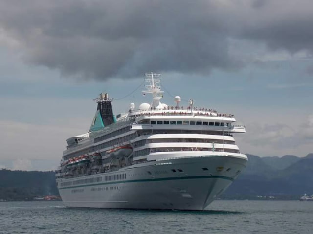 Kapal Pesiar Jerman Berlabuh di Kota Ambon
