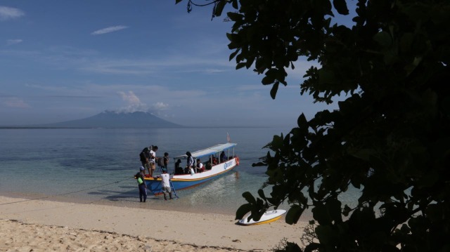 Suasana road trip kumparan di Pulau Tabuhan (Foto: Aditia Noviansyah/kumparan)