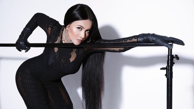 Denada (Foto: Instagram @denadaindonesia)