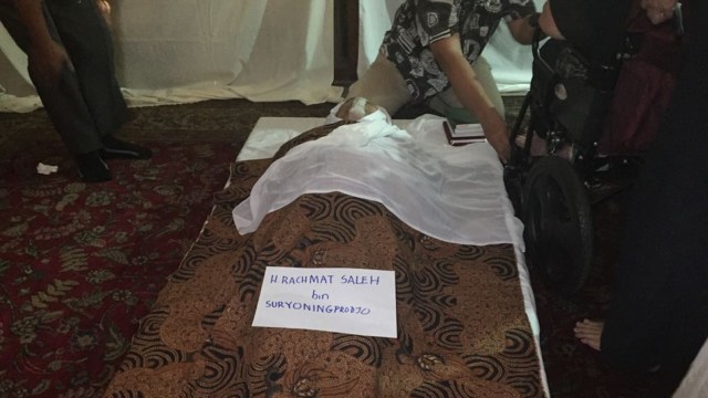 Jenazah Alm Rachmat Saleh. (Foto: Ema Fitriyani/kumparan)