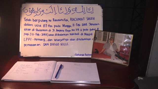 Suasana rumah duka Rachmat Saleh (Foto: Ema Fitriyani/kumparan)