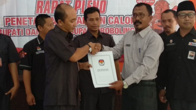 KPU Probolinggo Sahkan HATI Duel dengan MMC (1)