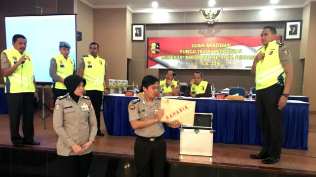 Tes akademik Sekolah Inspektur Polisi. (Foto: Dok. SDM Polri)