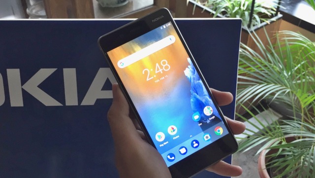 Ponsel Nokia 8. (Foto: Bianda Ludwianto/kumparan)