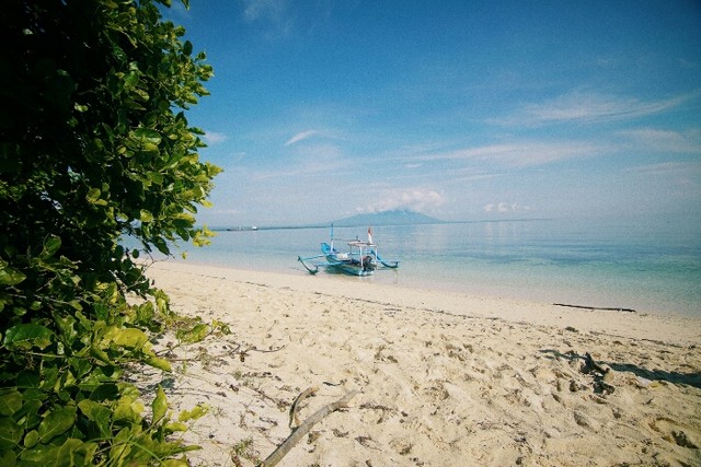 Bidadari Penjual Mi Goreng di Pulau Tabuhan Banyuwangi (2)