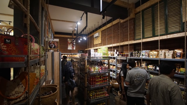 Berburu Buah Tangan di Pusat Oleh-oleh Banyuwangi, Osing Deles (1)
