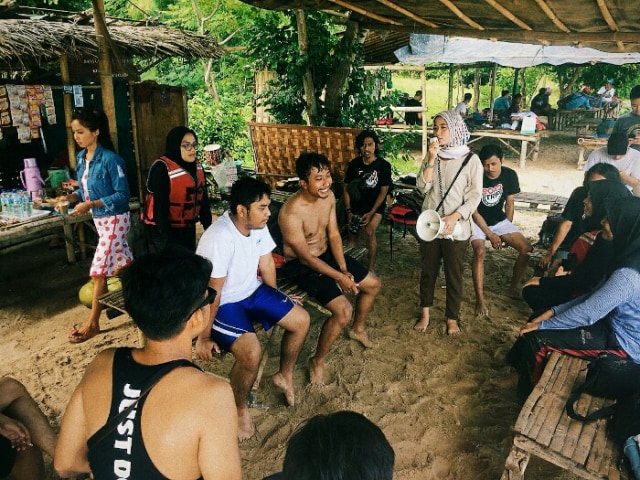Bidadari Penjual Mi Goreng di Pulau Tabuhan Banyuwangi (7)