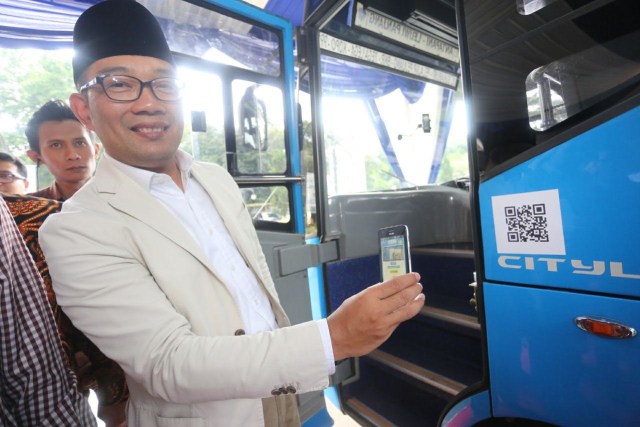 KOTA BANDUNG SEMAKIN CERDAS DENGAN REGIONAL GOVERMENT DATA CENTER DAN CASHLESS PAYMENT 
