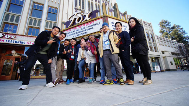 Deretan pemenang The NextDev 2017 di Fox Theatre (Foto: Aditya Panji/kumparan)