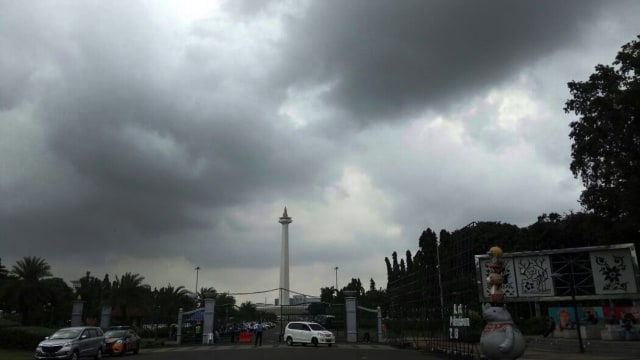 Suasana Mendung di Monas (Foto: Helmi Afandi Abdullah/kumparan)
