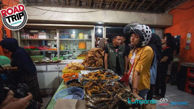 Menikmati 'Sego Tempong' Khas Warung Nasi Mbok Nah (1)
