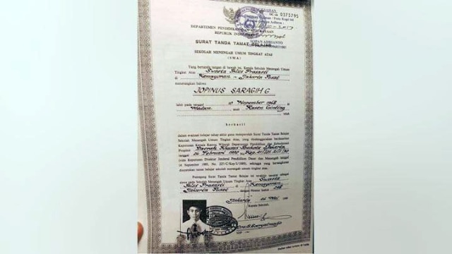 Surat terkait ijazah JR Saragih (Foto: Ade Nurhaliza)