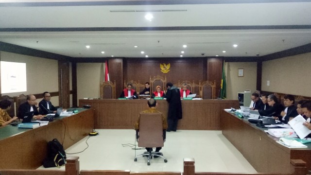 Sidang terdakwa Nur Alam, kesaksian ahli. (Foto: Adhim Mugni/kumparan)