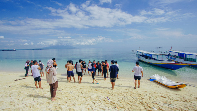 8 Tips dan Trik 'Move On' dari Kutukan Kejombloan di Pantai Tabuhan (6)