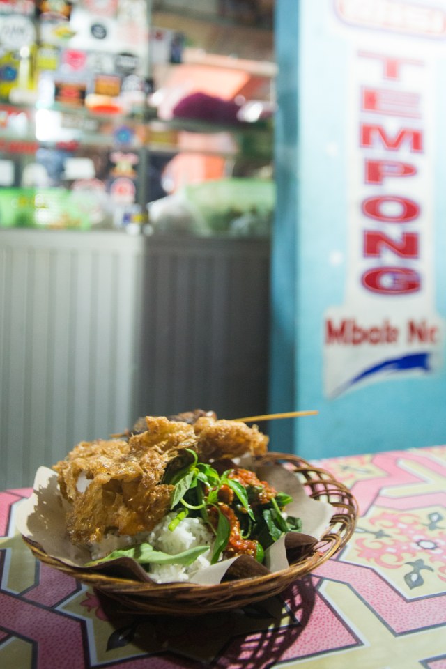 Nasi Tempong yang Pedasnya Enggak Bohong (3)