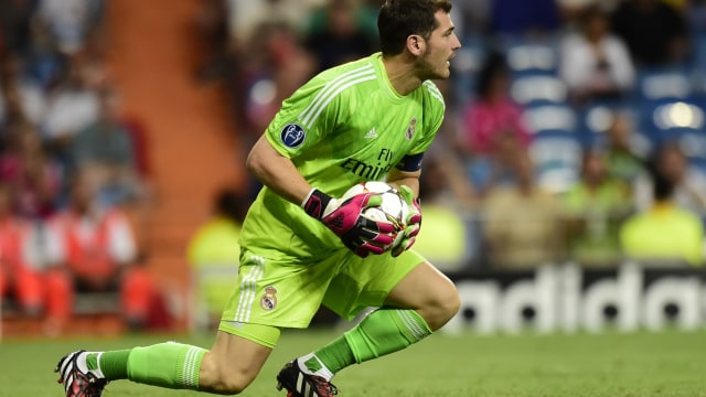 Casillas sewaktu membela  Madrid. (Foto: JAVIER SORIANO / AFP)