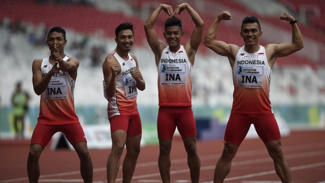 Atlet lari estafet Indonesia. (Foto: ANTARA FOTO/Prasetyo Utomo)