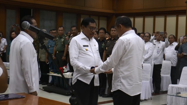 Zeth Sahuburua Resmi Menjabat PLT Gubernur Maluku