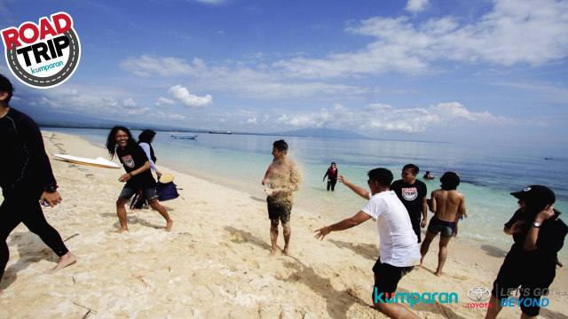 Terbalut Deburan Ombak yang Santai dan Tenang di Pulau Tabuhan (3)