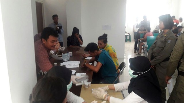 Satpol PP Surabayaa razia hari Valentine. (Foto: dok. Istimewa)