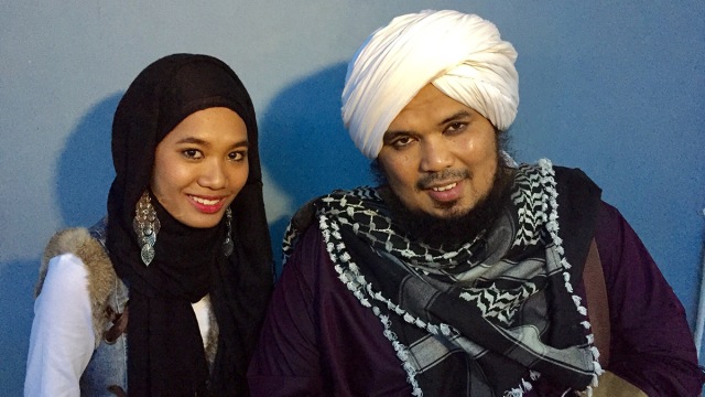 Ustadz Derry Sulaiman dan Alyssa Spischack Foto: Maria Gabrielle Putrinda/kumparan