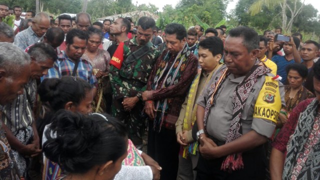 Serah terima jenazah Adelina Foto: Dok. Kemlu