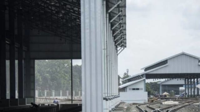 Proyek pembangunan depo lokomotif di Cipinang. (Foto: Antara/Aprillio Akbar)