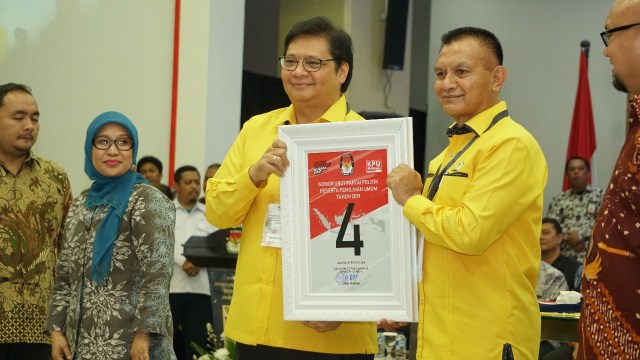 Pengambilan nomer urut Golkar (Foto: Garin Gustavian/kumparan)