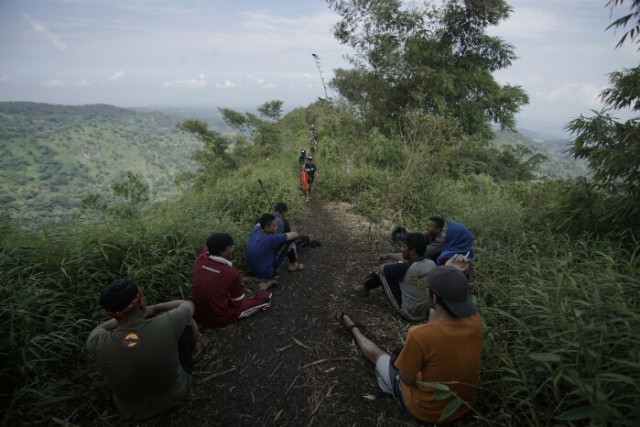 Hijaukan bumi dari sisi bukit jengger (3)